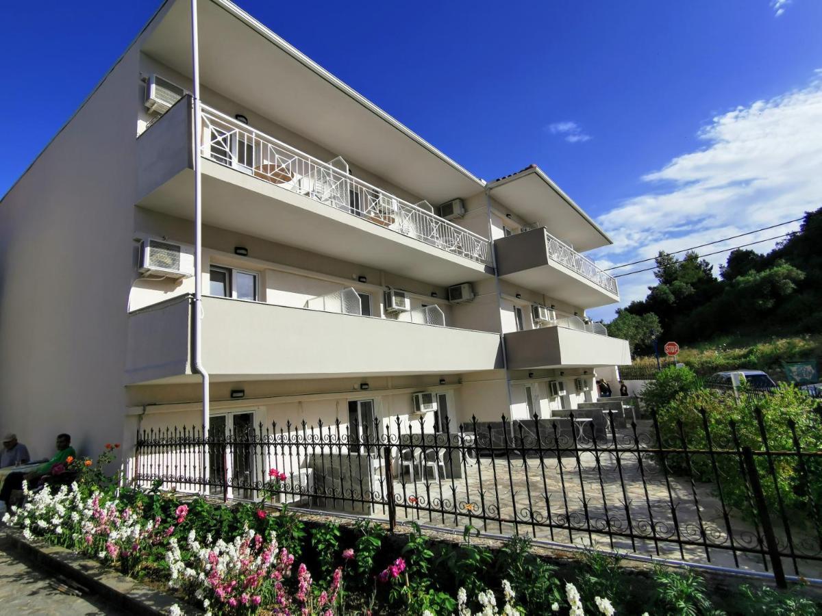 Polychrono Green Gardens Aparthotel Εξωτερικό φωτογραφία